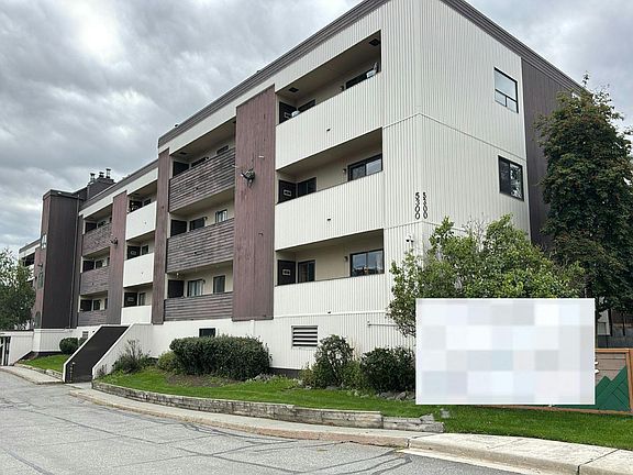 2nd image of 5300 E 4th Ave APT 113