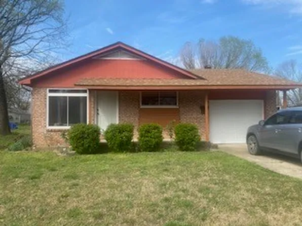 802 S Olive Dr, Clarksville, AR 72830