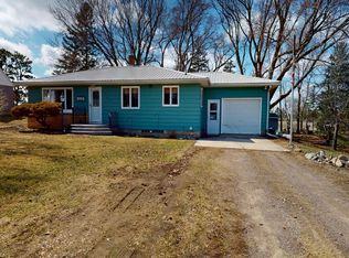 206 West St, Walters, MN 56097