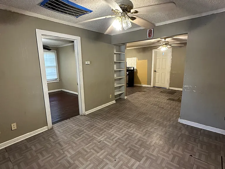 944 W Lynwood Ave — Photo 8