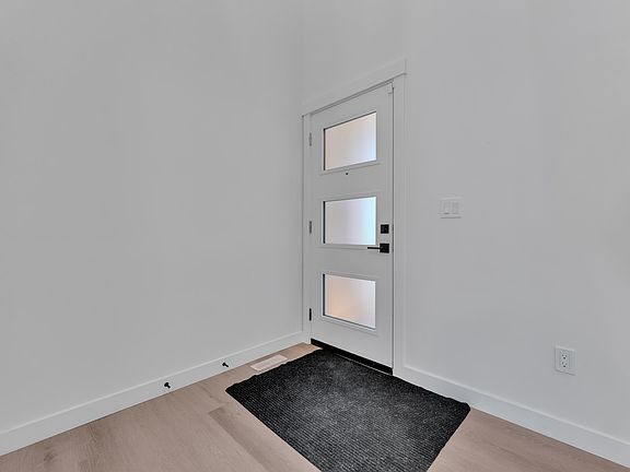 4th image of 1538 Grant Way NW