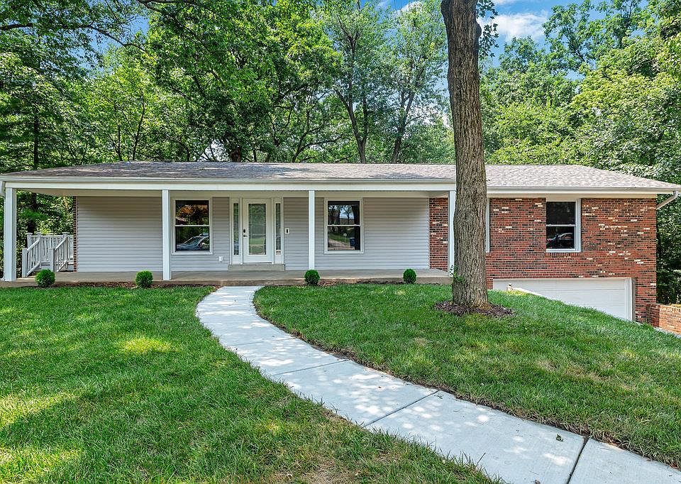 1st image of 11136 Oak Lake Ct
