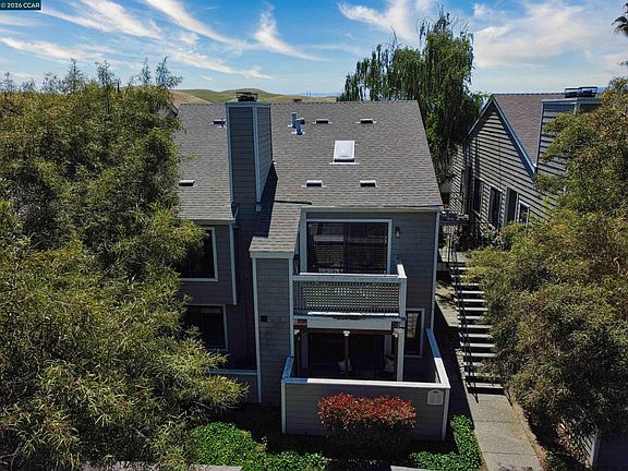 2nd image of 122 Eastridge Dr