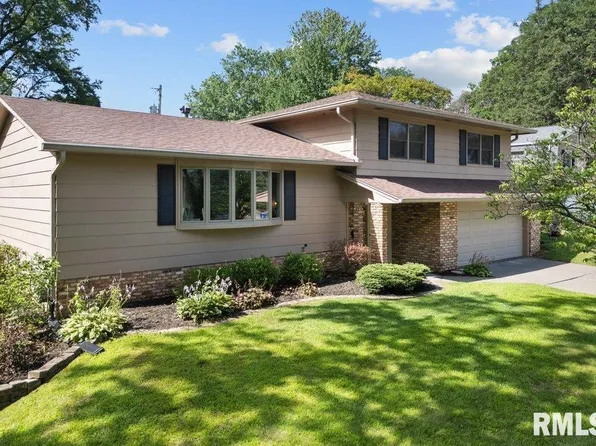 1551 Forest Hills Rd, Bettendorf, IA 52722