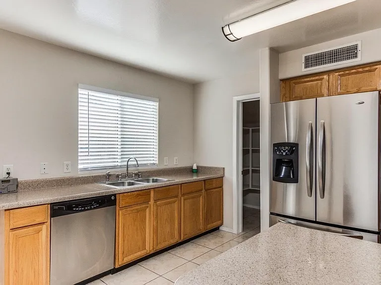6809 S 39th Ln — Photo 14