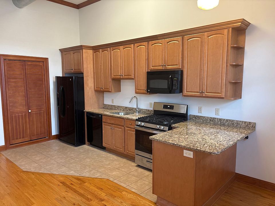 1st image of 330 Northampton St APT 310
