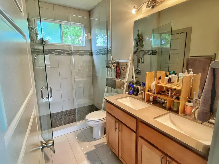1709 Madison Ave — Photo 17
