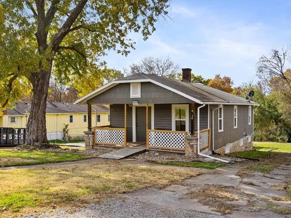 4434 N Topping Ave, Kansas City, MO 64117