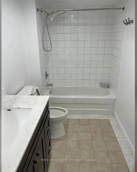 34 Gilmour Dr — Photo 8