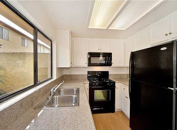 5th image of 1761 Elm Ave