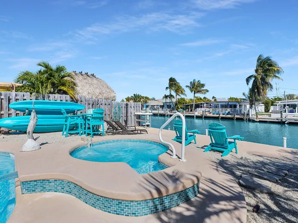 230 11th St, Key Colony Beach, FL 33051