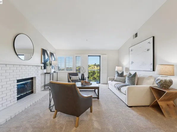 4340 Terra Granada Dr APT 1B, Walnut Creek, CA 94595