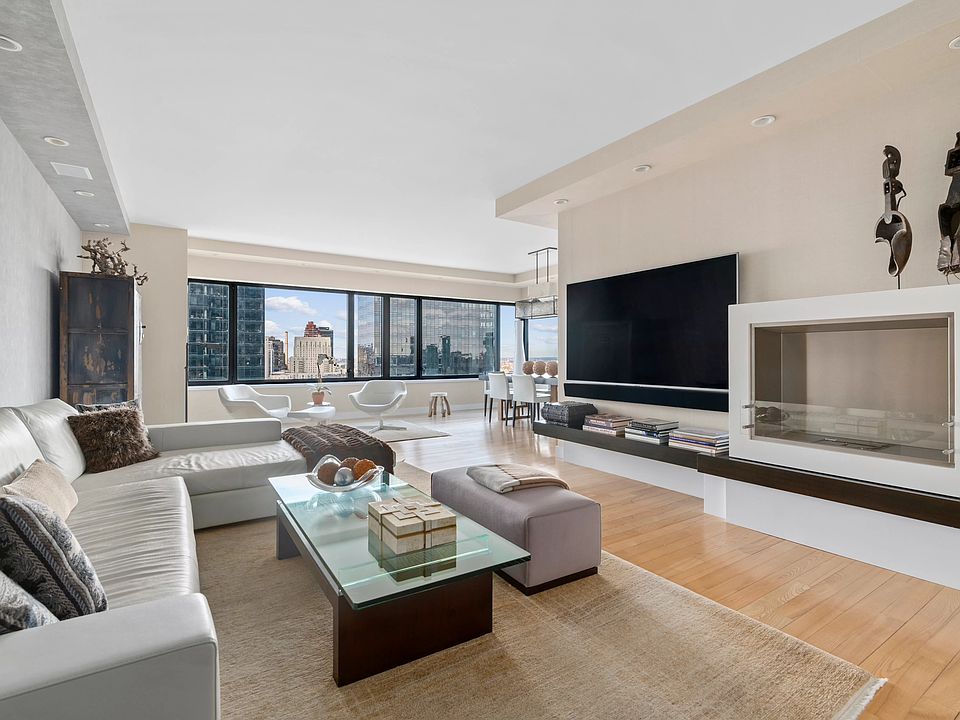 1st image of 425 E 58th St APT 27B