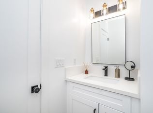 1004 N Buena Vista St, Burbank, CA 91505