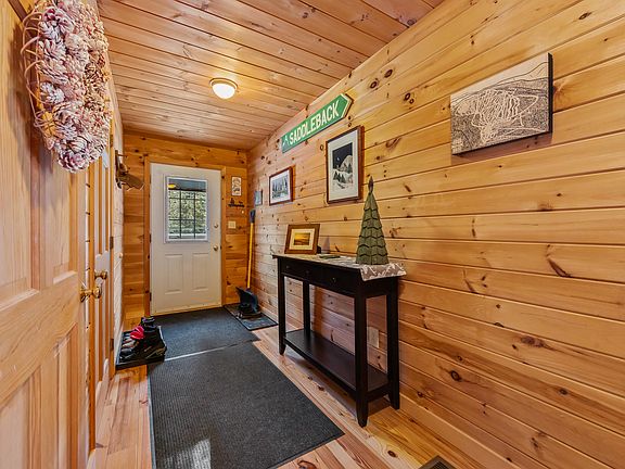 4th image of 49 Field Way