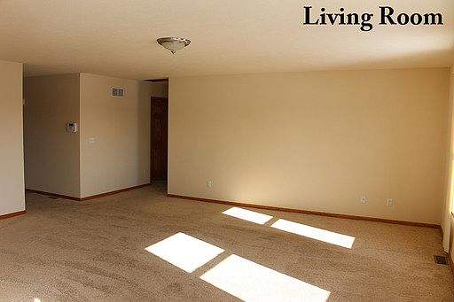 4th image of 1139 E Superior Dr