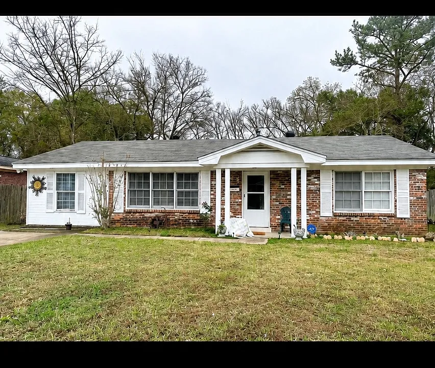 4223 Southwood Dr