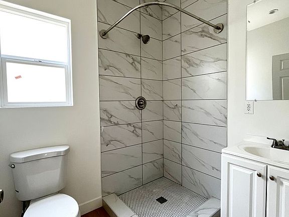 3rd image of 1220 W 25th St