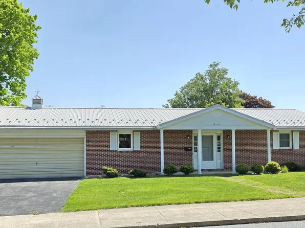 17 Oaklawn Blvd, Ephrata, PA 17522