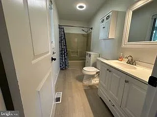 9 Centre Ave — Photo 10