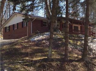 33 Clara Dr, Charleston, WV 25312