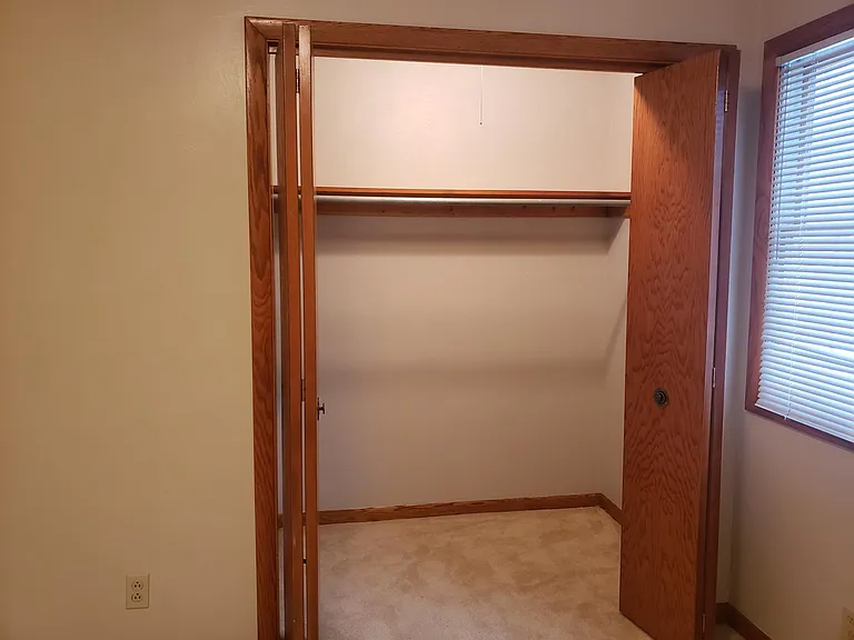 5660 Sharon Dr — Photo 12