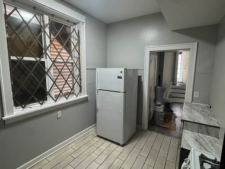 7250 S Langley Ave — Photo 5