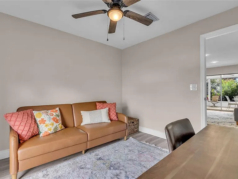 2544 Carlisle Pl — Photo 36