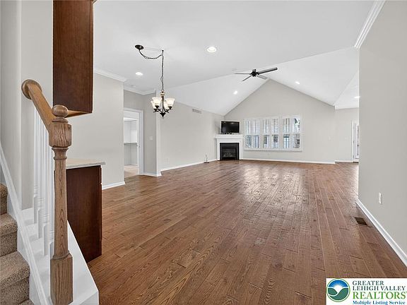 4th image of 4109 Eveningstar Rd