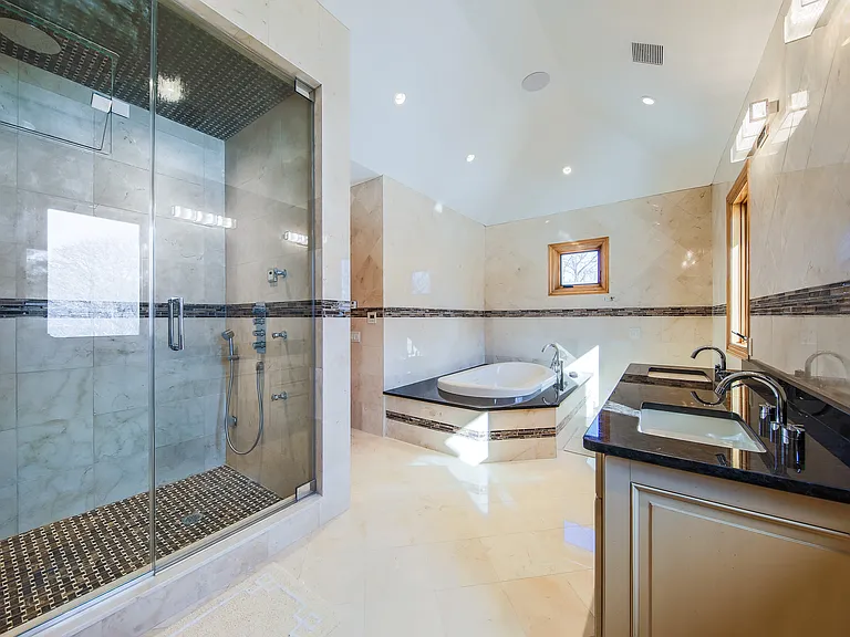 3 Royal Oak Way — Photo 23
