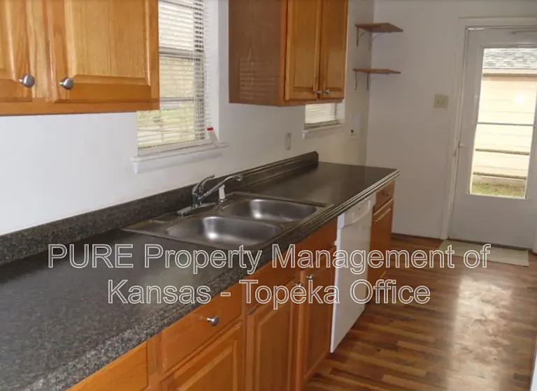 2333 SW Moundview Dr — Photo 4