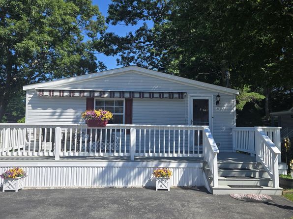 3-bedroom 55+ community home in ME