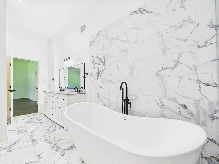 11515 Iberia Dr — Photo 22