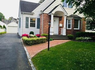 152 Webster Ave, Manhasset, NY 11030