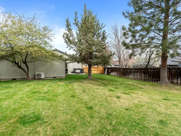 3069 NE Laramie Way, Bend, OR 97701