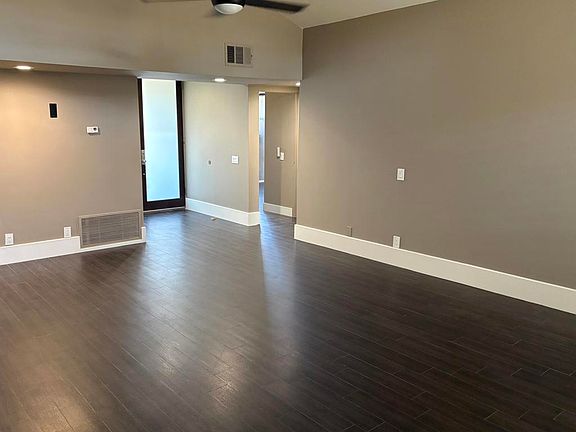 4th image of 73736 Club Circle Dr Unit 403