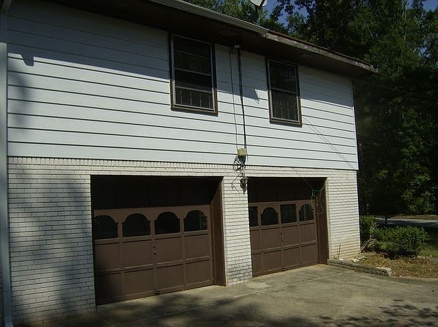 2nd image of 3930 Cliftondale Pl