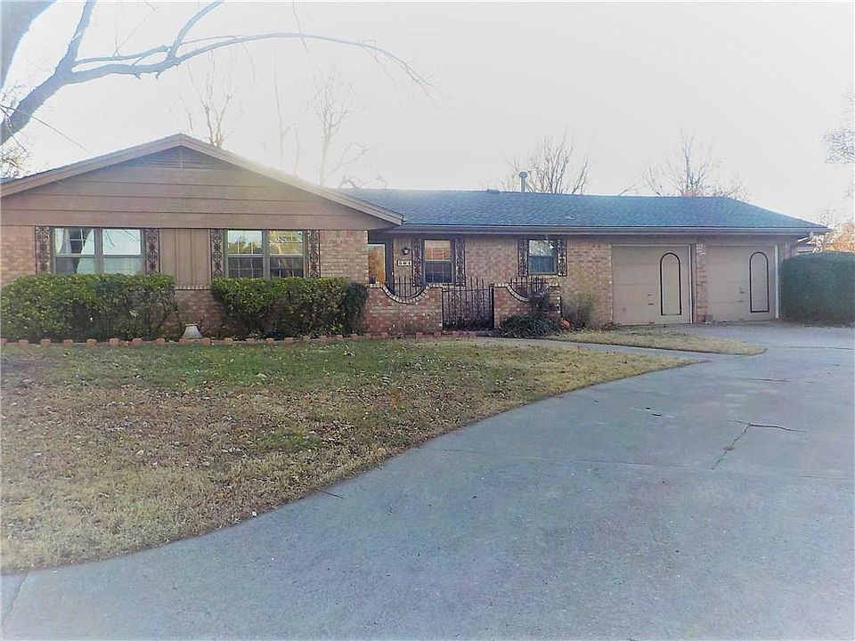 2nd image of 501 SW 23rd St