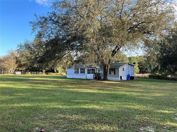 14380 SE Sunset Harbor Rd, Weirsdale, FL 32195