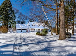 701 W Wedgewood Dr, Muskegon, MI 49445