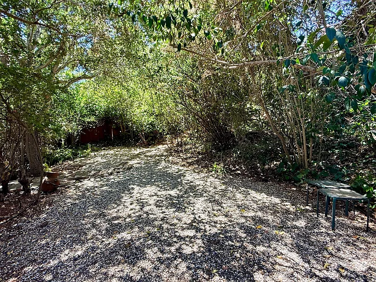 2122 Lyon Ave — Photo 5