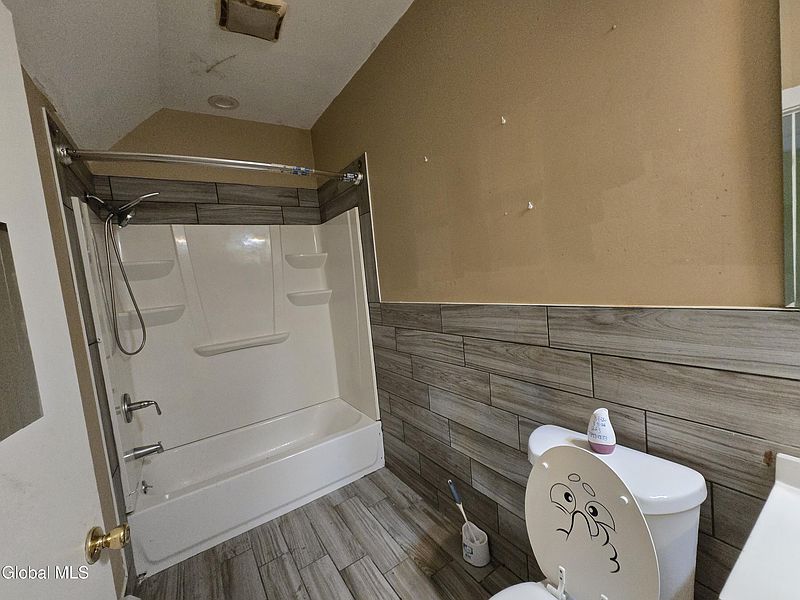 3rd image of 67 Lark Street