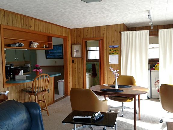 4th image of 1010 Vincent St