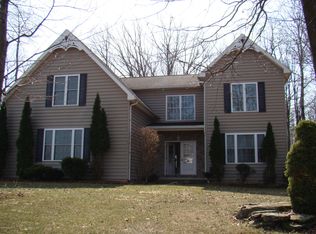 17 Roosevelt St, Dallas, PA 18612