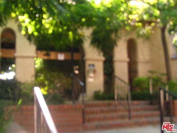 3rd image of 1711 Grismer Ave APT 10