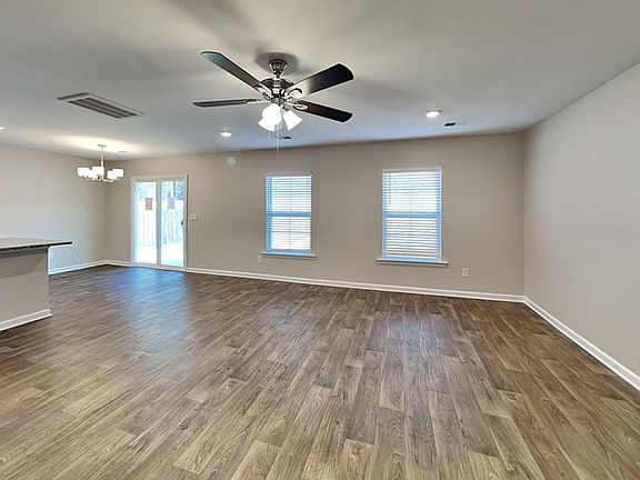 5th image of 514 Blue Garden Way