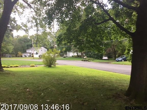 3rd image of 39 Merrall Dr