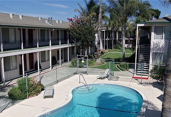5th image of 1655 Pomeroy Ave APT 25