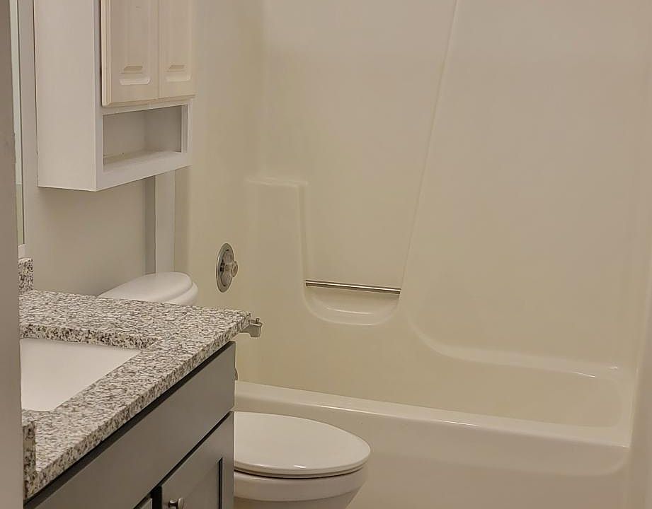 2nd image of 1726 Delaware Dr #4