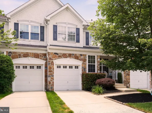 91 Weaver Dr, Marlton, NJ 08053